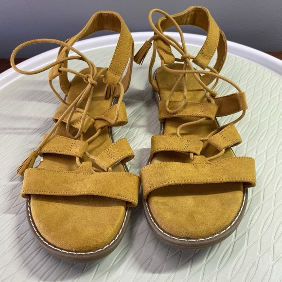 Womens Old Navy‎ Mustard Color Faux Suede Lace Gladiator Sandals Sz.7 Strappy - Picture 1 of 8